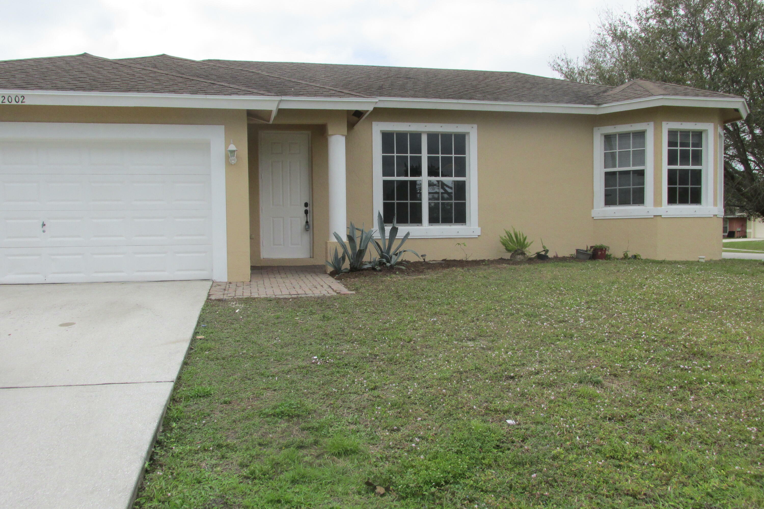 2002 SW Trenton Lane  Port Saint Lucie FL 34983 photo