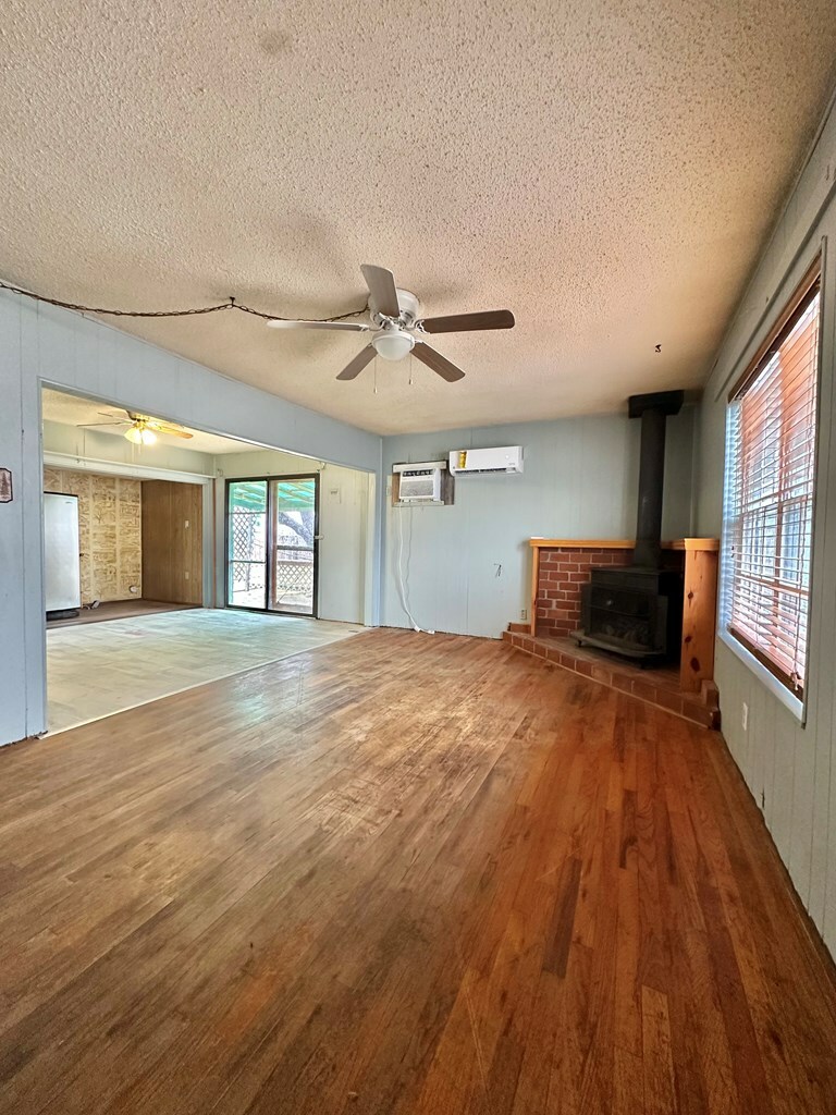 Property Photo:  56 E 32nd St  TX 76903 