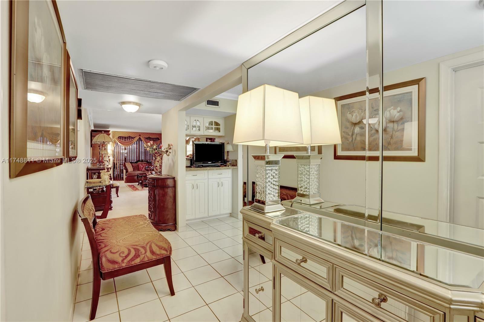 Property Photo:  900 Colony Point Cir 523  FL 33026 