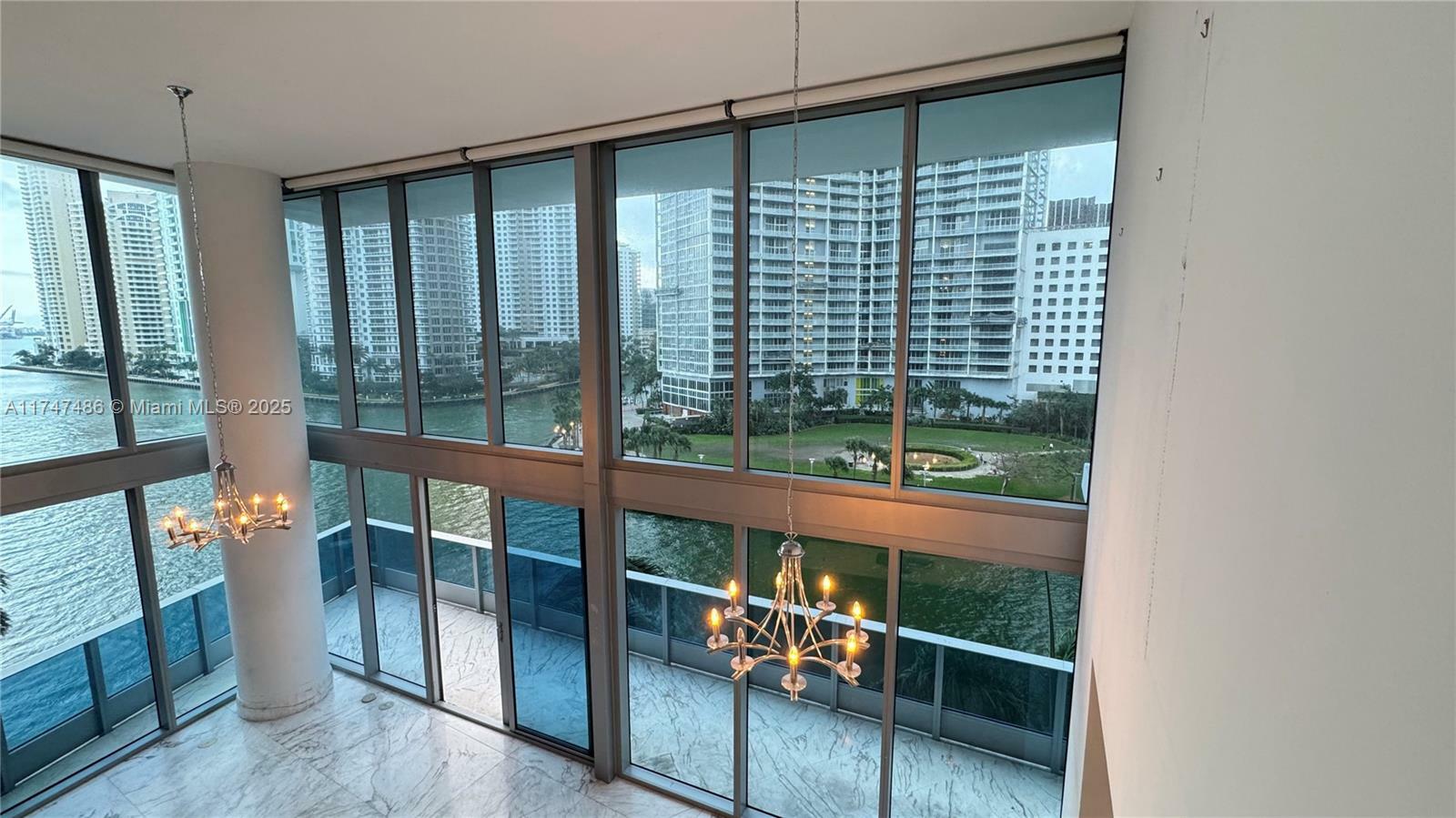 Property Photo:  200 Biscayne Blvd Way 509  FL 33131 