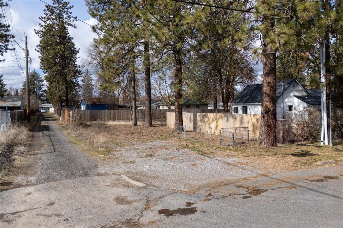 Property Photo: 6151 N Adams St WA 99205
