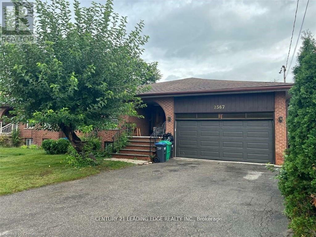 Property Photo: 2567 Cliff Road ON L5A 2P5