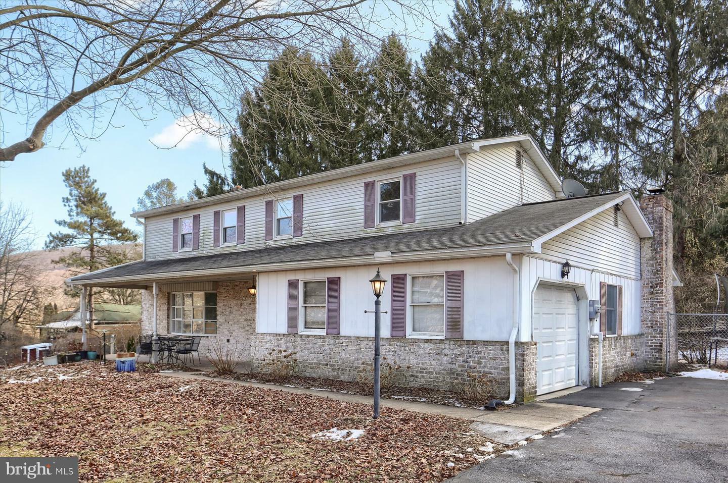 Property Photo:  421 Denison Drive  PA 17018 