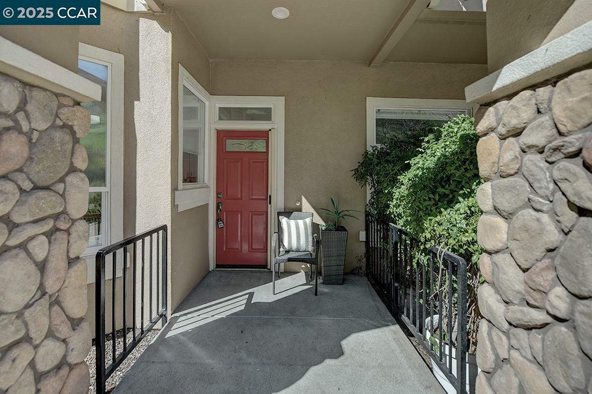 Property Photo:  501 Falconwood Ct  CA 94595 