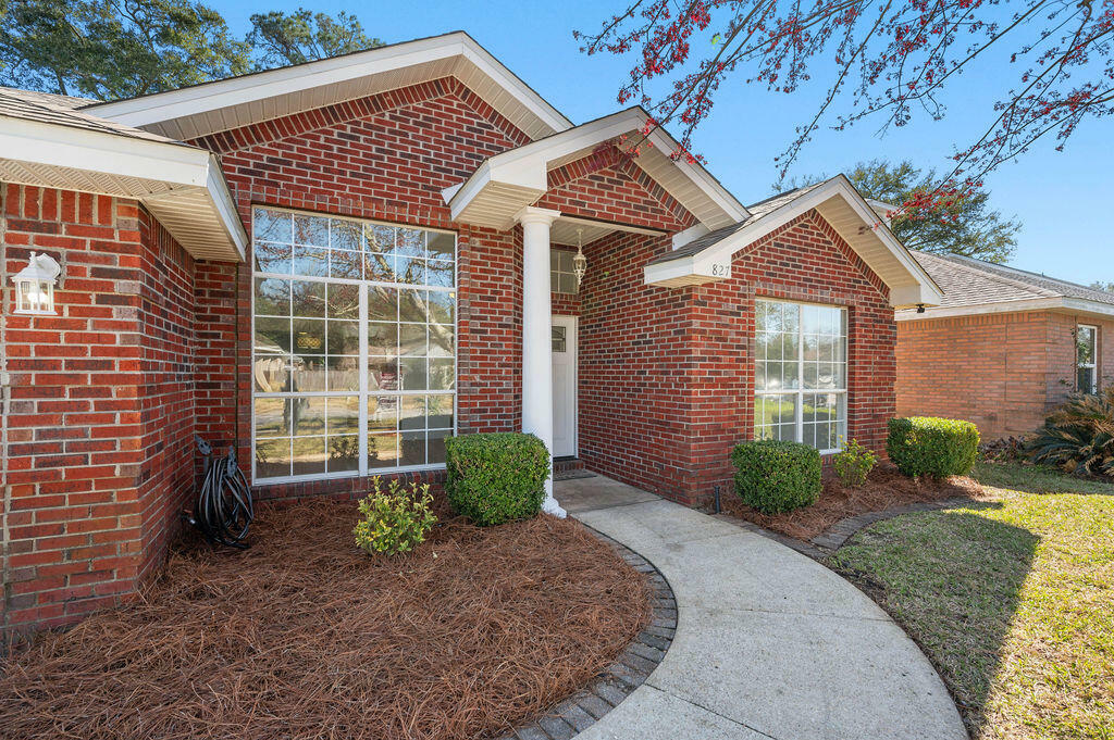 Property Photo:  827 Whitrock Lane  FL 32547 