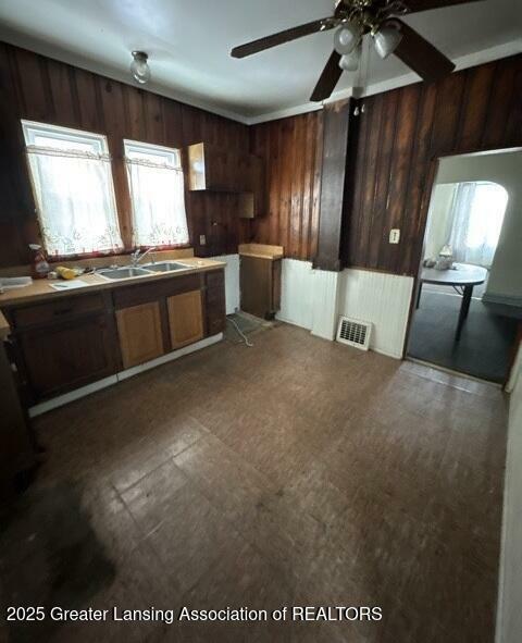 Property Photo:  1139 W Kalamazoo Street  MI 48915 