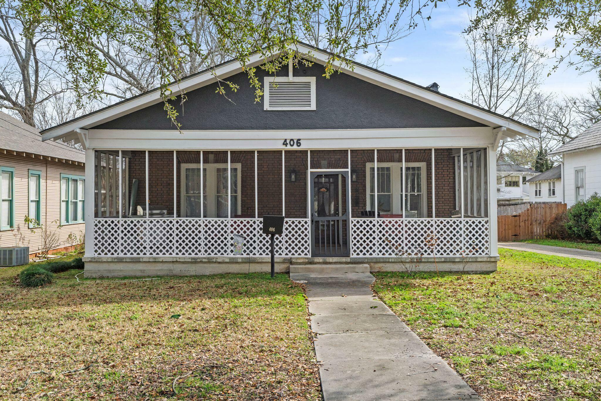 Property Photo:  406 Court St.  MS 39401 