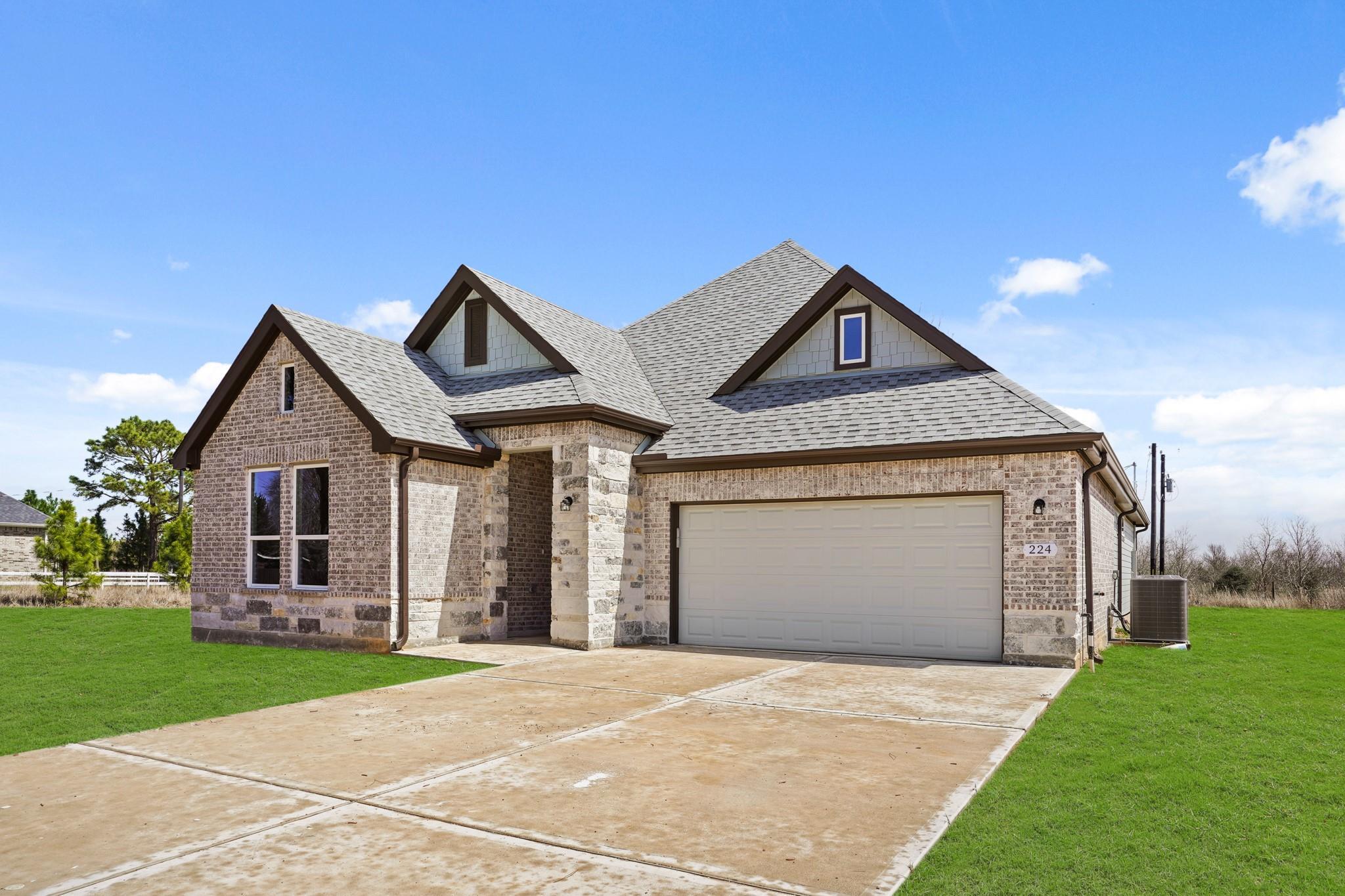 Property Photo: 224 Alleda TX 77484