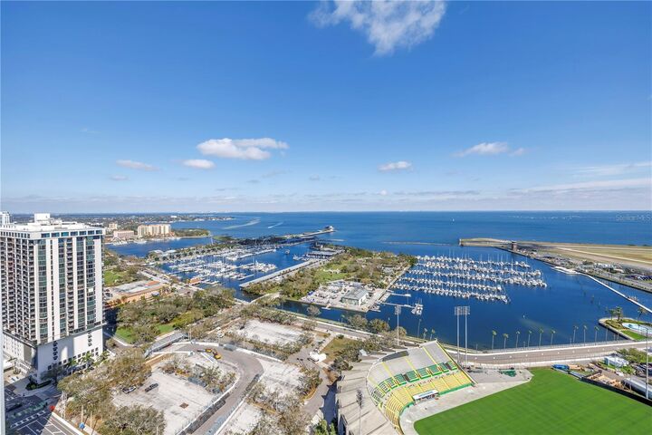 Property Photo: 301 1st Street S 3103 FL 33701