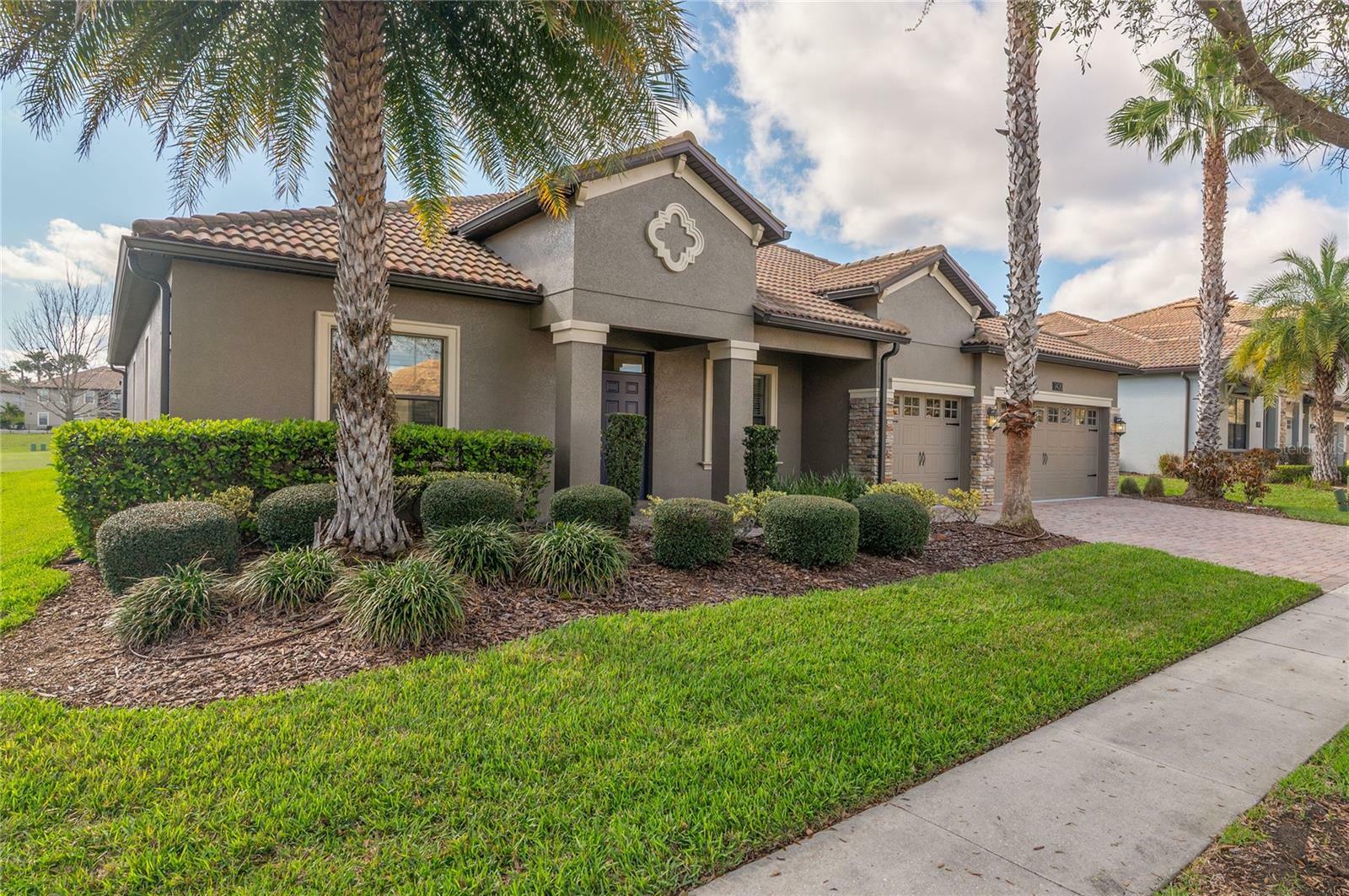 Property Photo: 1420 Mickelson Court FL 33896