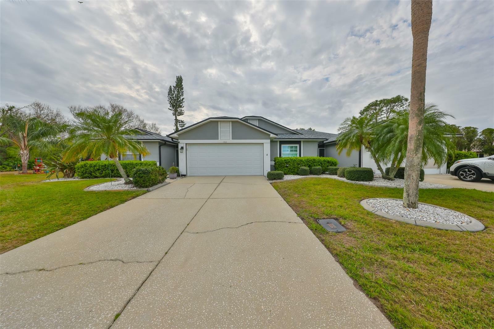 Property Photo:  1604 Azalea Landings Court  FL 33573 