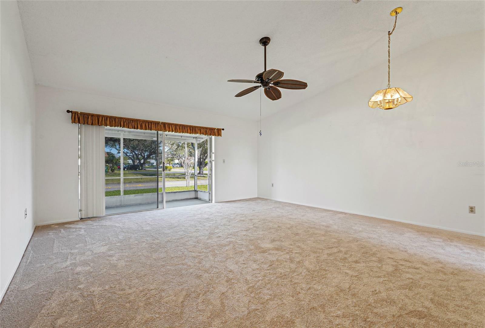 Property Photo:  3902 36th Avenue Drive W  FL 34205 