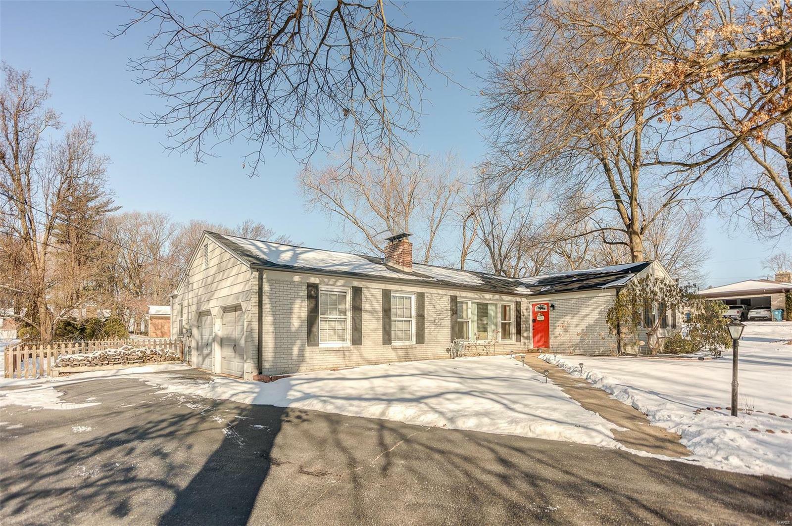 Property Photo: 7 Briarcliffe Drive IL 62234