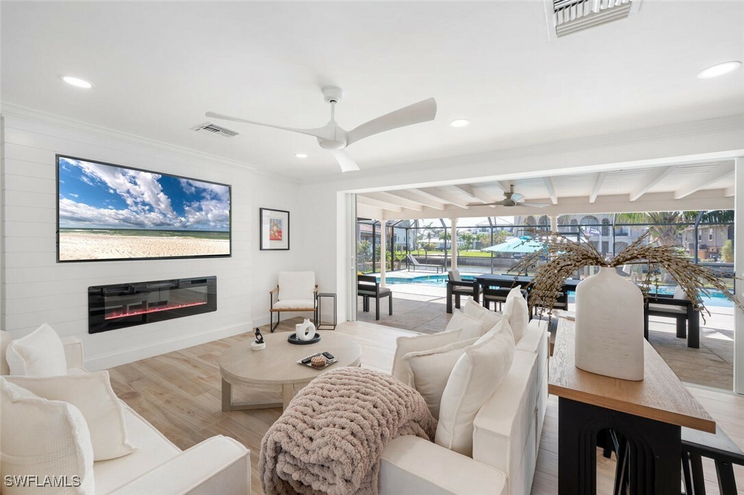 Property Photo: 418 Germain Avenue FL 34108