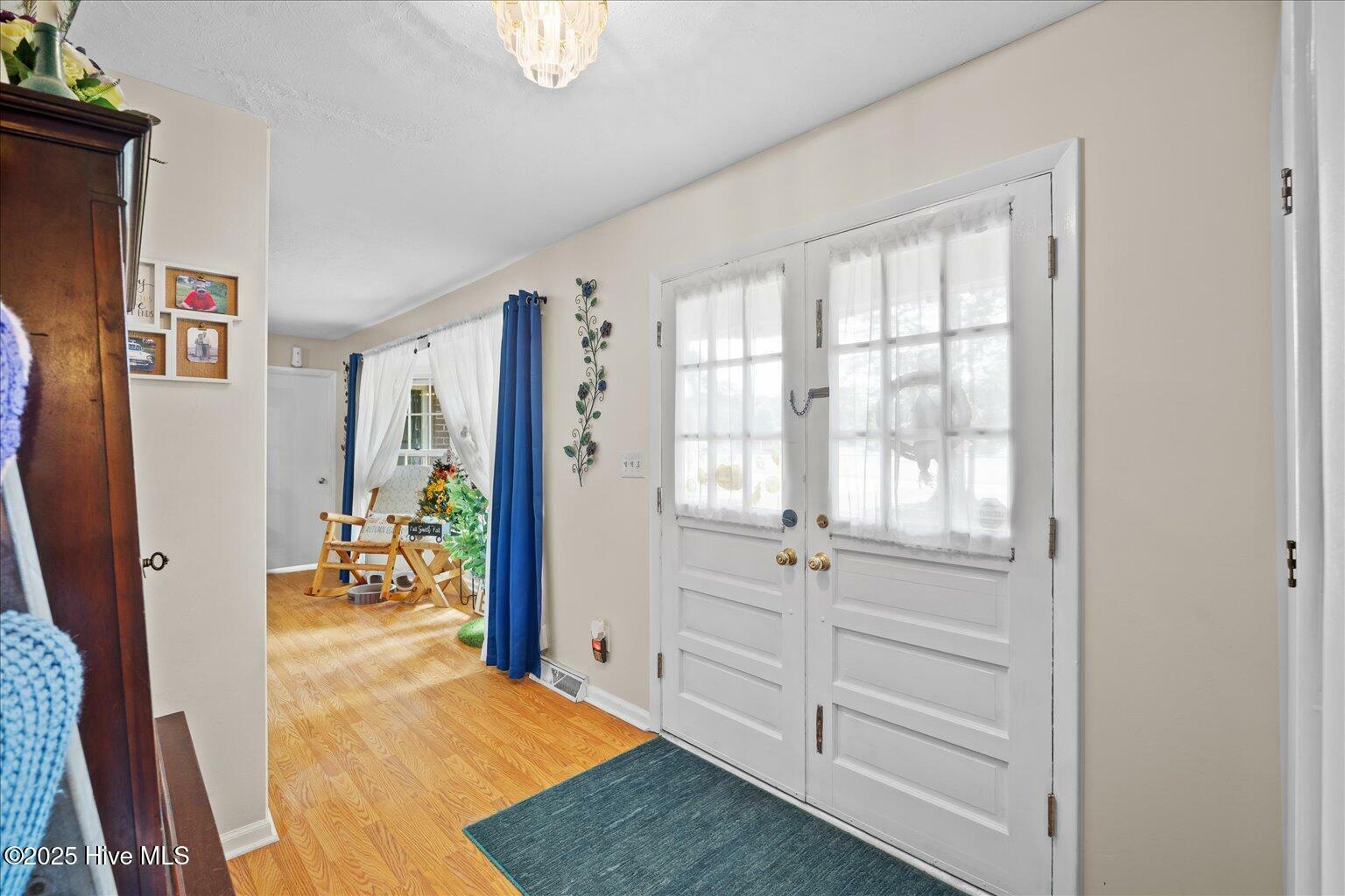 Property Photo: 110 N East Avenue NC 28464