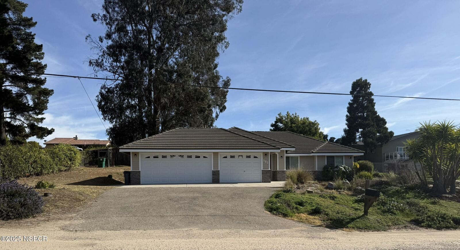 Property Photo: 585 Camino Caballo CA 93444