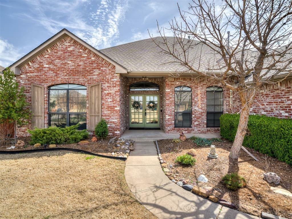 Property Photo: 16400 Old Oak Drive OK 73013