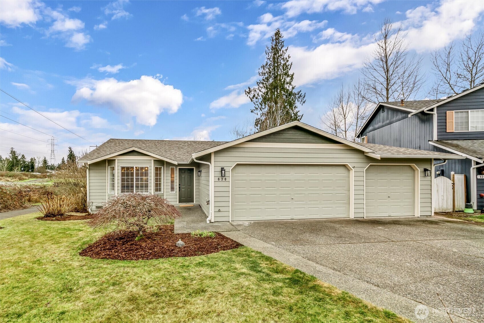 Property Photo:  630  87th Drive SE  WA 98258 