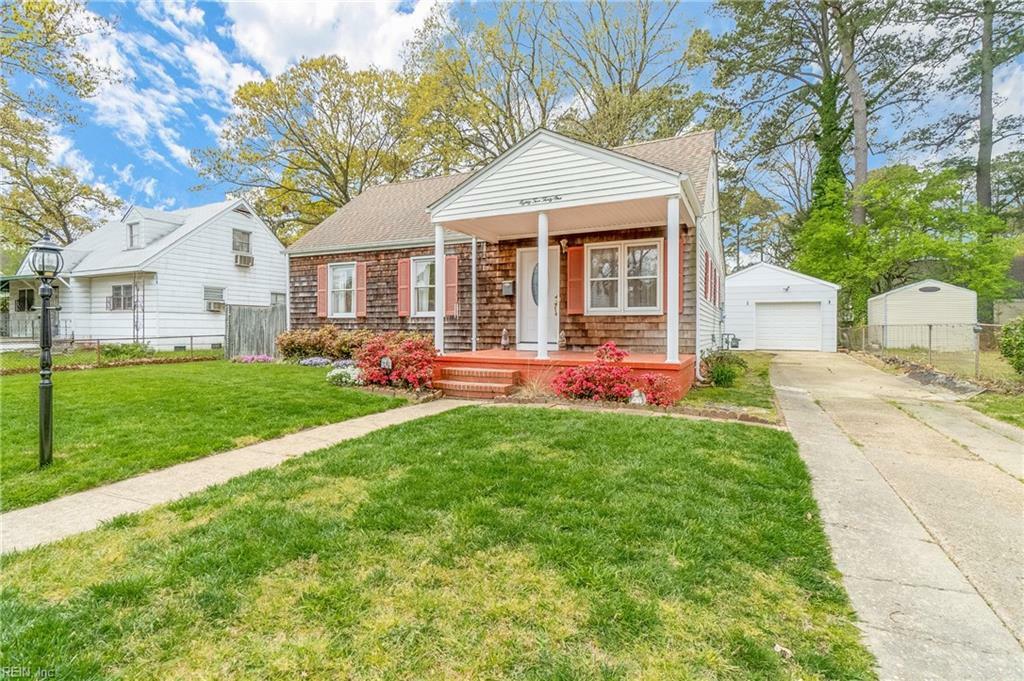 Property Photo: 8231 Briarwood Cir VA 23518