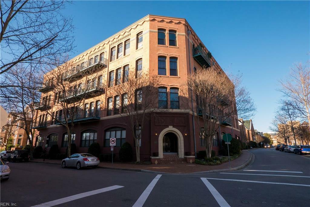 Property Photo:  230 Tazewell St 306  VA 23510 