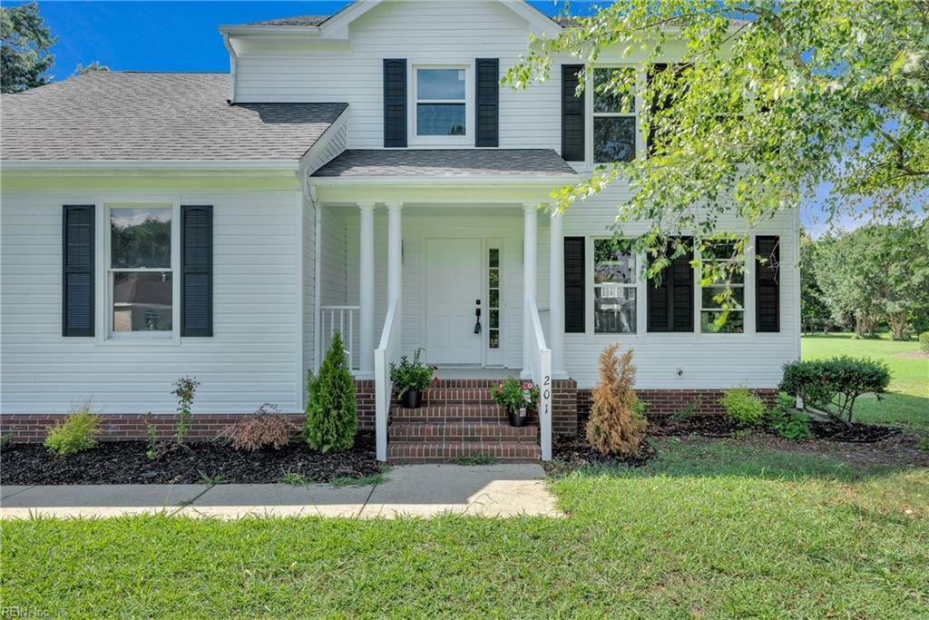 Property Photo:  201 Winterberry Ln  VA 23430 