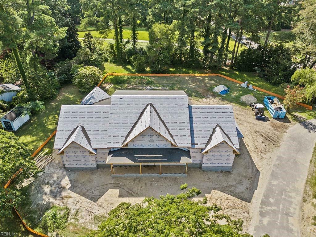 Property Photo: 506 Cavalier Dr VA 23451