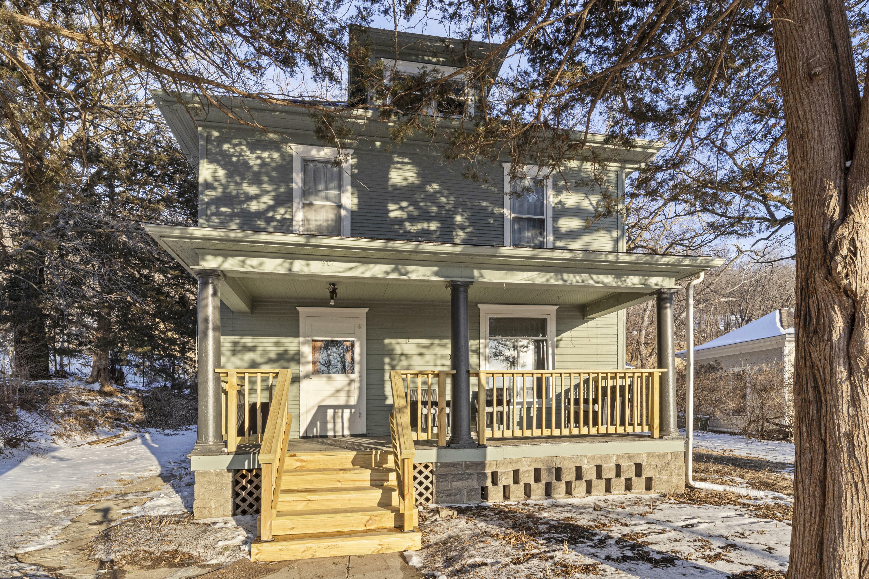 Property Photo:  917 High  Street  IA 51503 