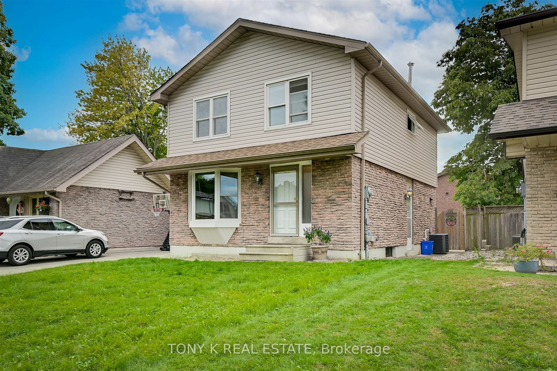 Property Photo:  6 Mozart Crt  ON L1N 5N5 