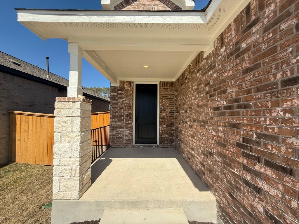 Property Photo: 404 Possumhaw Lane TX 78666