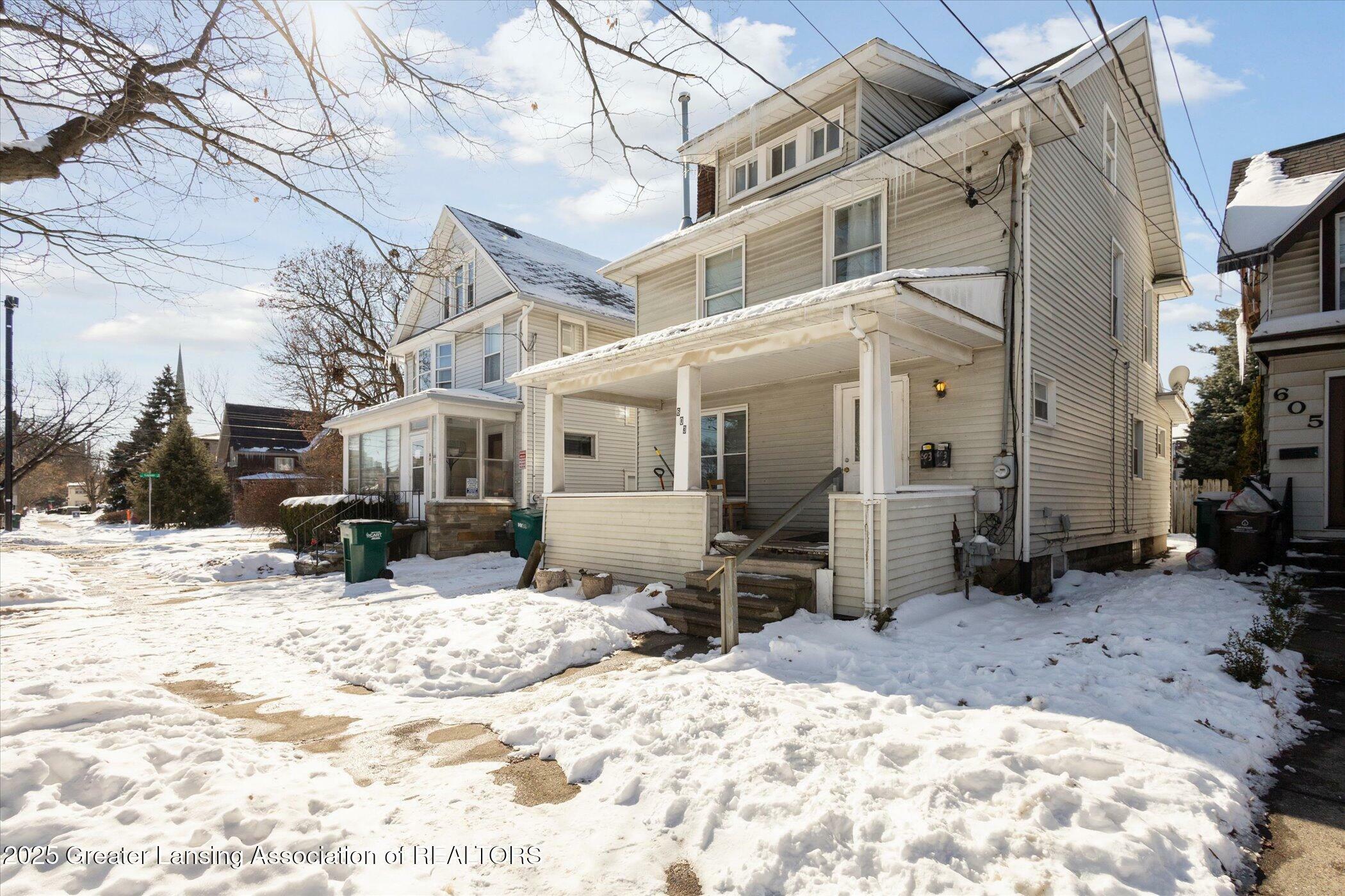 Property Photo:  603 Seymour Avenue  MI 48933 