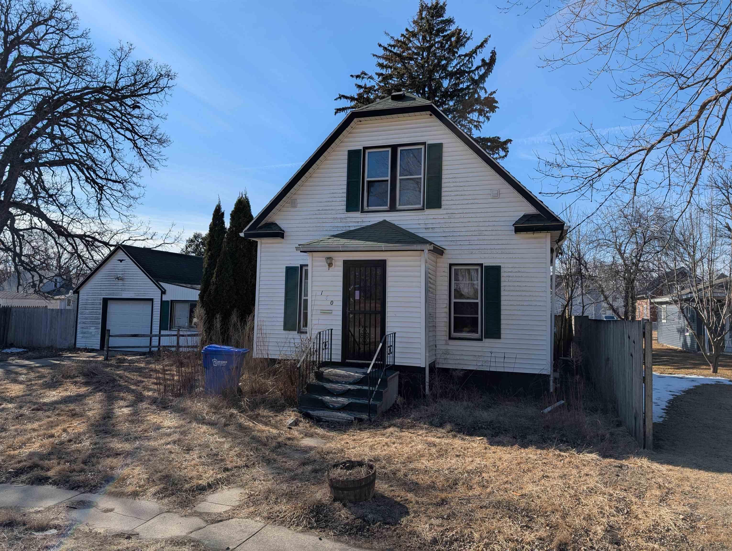 Property Photo: 140 SW 4th Avenue IA 50662
