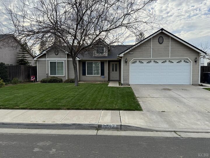 2218 N Arbor Avenue  Hanford CA 93230 photo