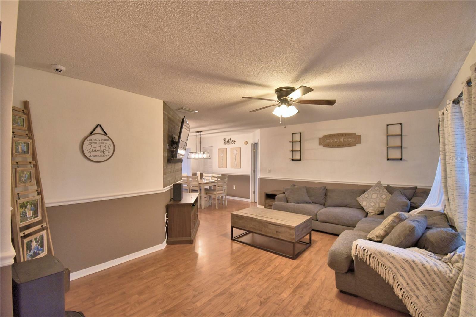 Property Photo: 1412 Covington Court FL 33853
