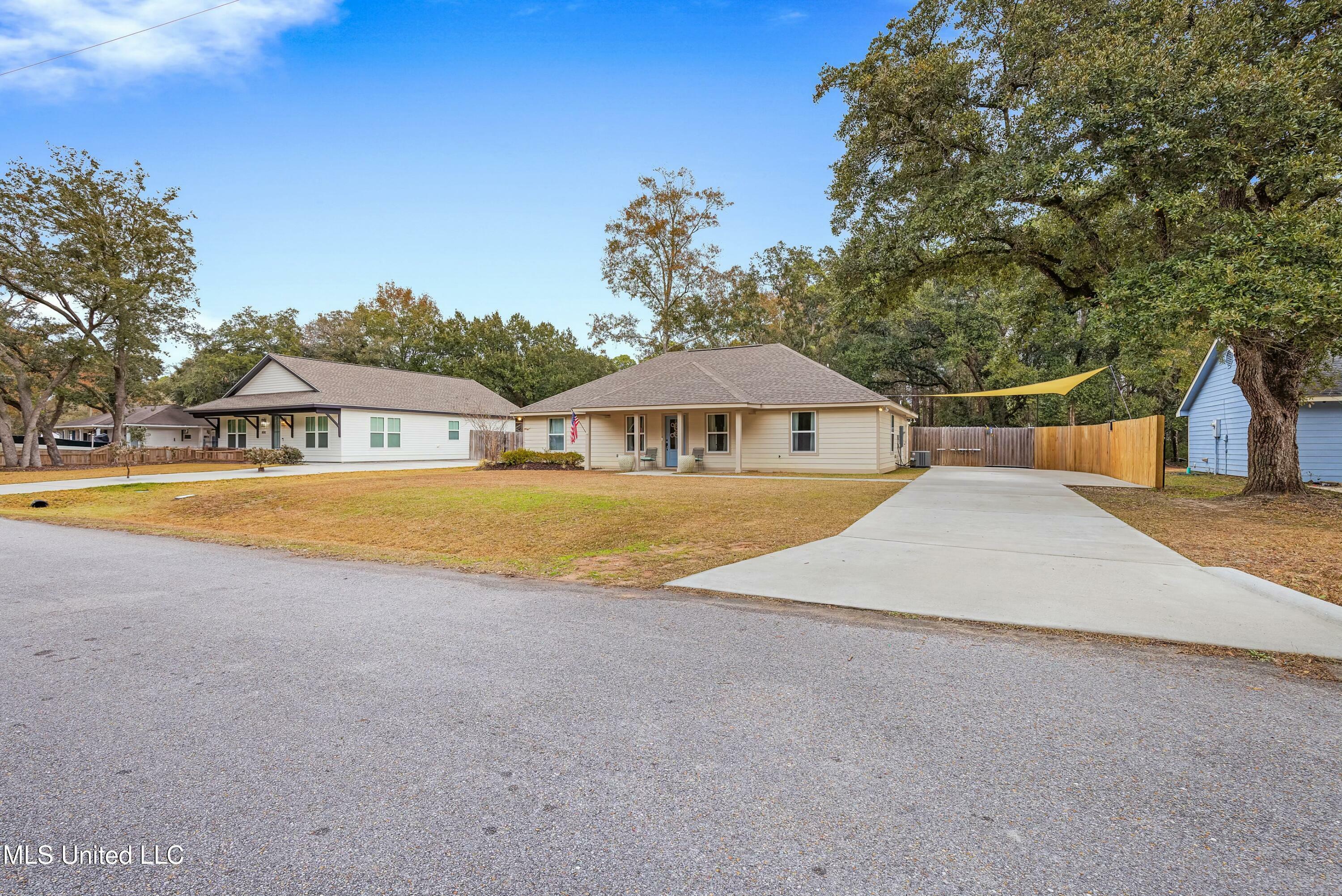 Property Photo:  750 Plum Street  MS 39564 