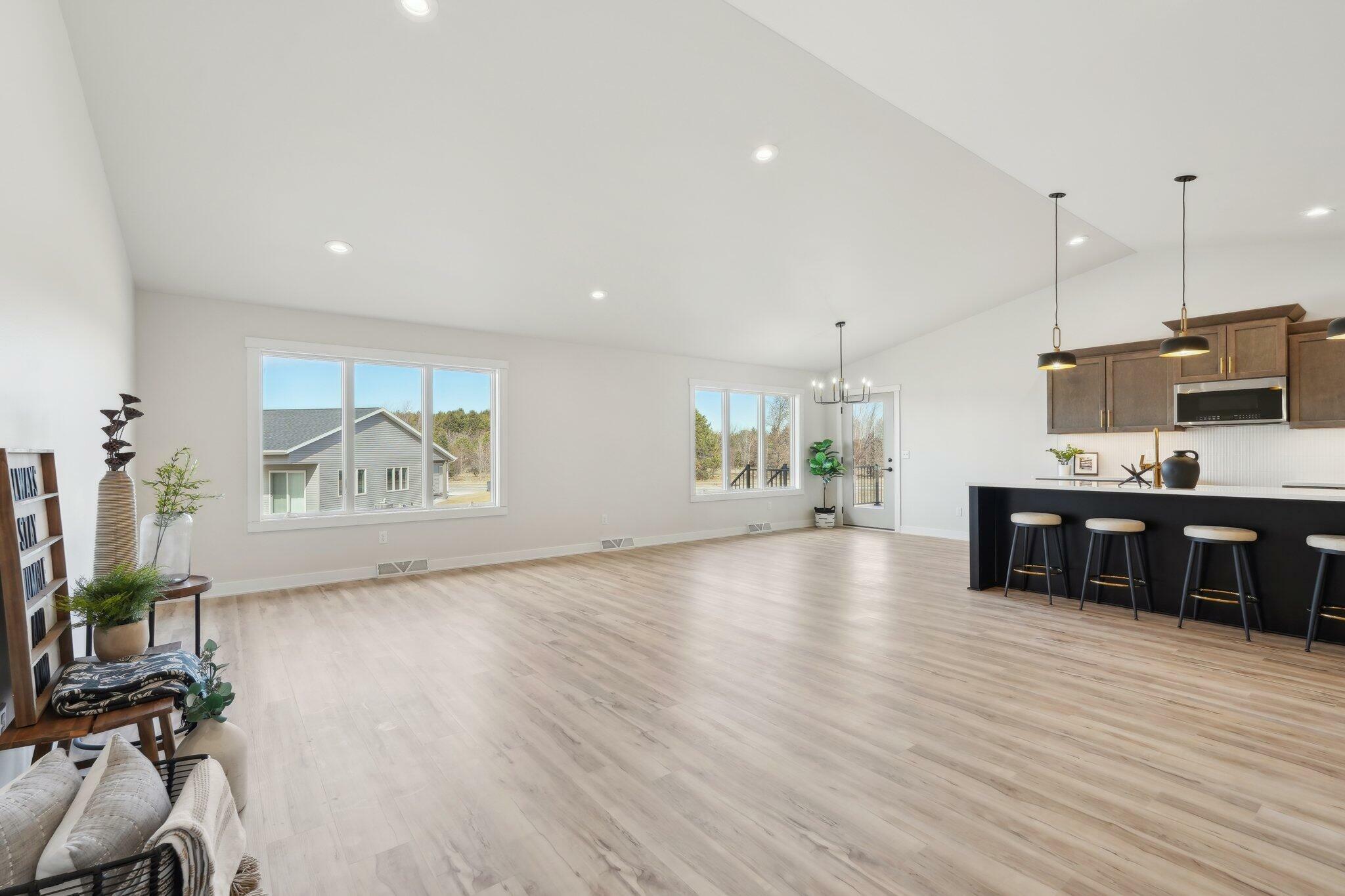 Property Photo: 515 Raybern Ct 7 WI 53075