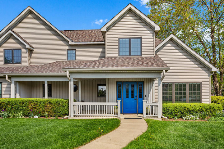 Property Photo: 1404 Waterford Place IL 61821