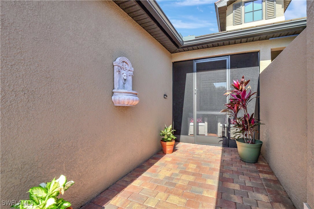 Property Photo:  7815 Jacaranda Lane  FL 34114 