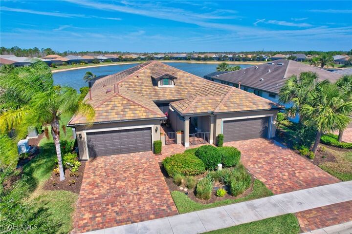 Property Photo: 7815 Jacaranda Lane FL 34114
