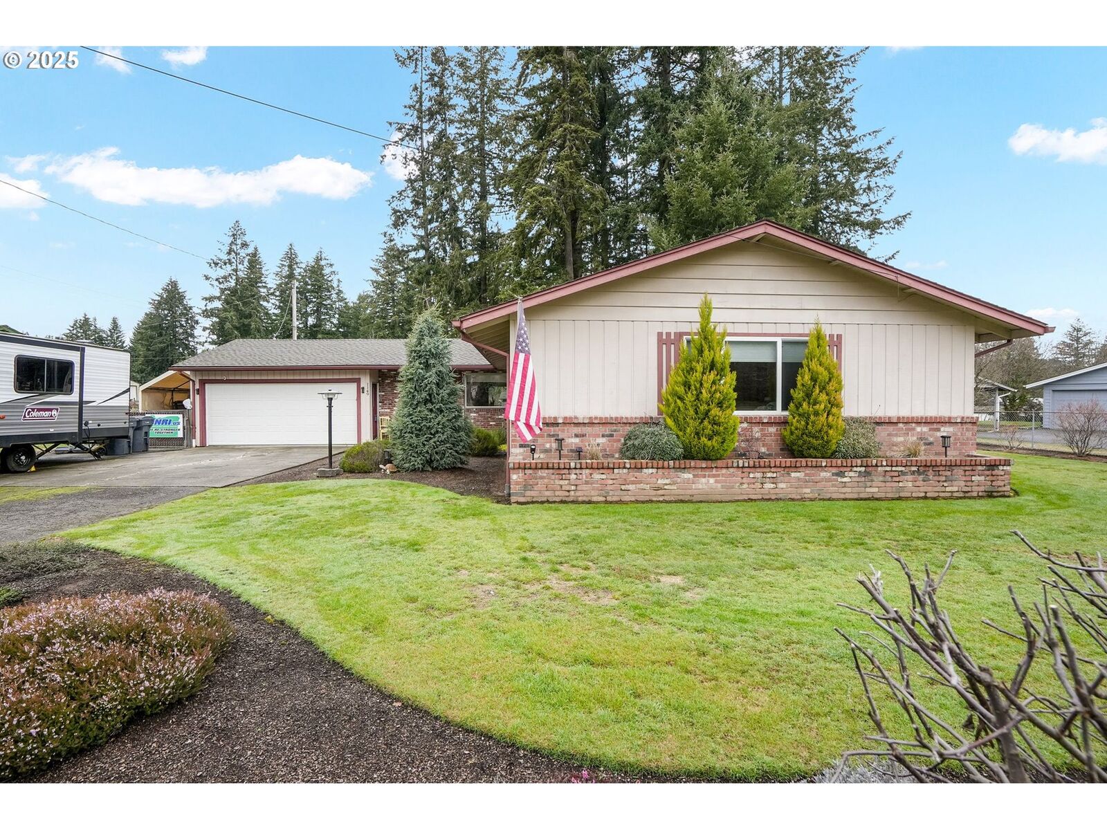 Property Photo:  1149 5th St  OR 97358 