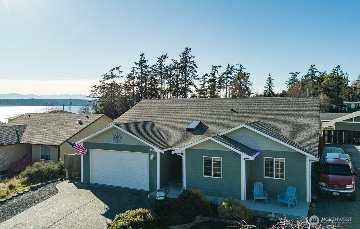 1090  Landing Circle  Oak Harbor WA 98277 photo