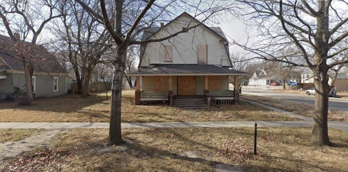 Property Photo:  153 N Clarence St  KS 67203-5729 