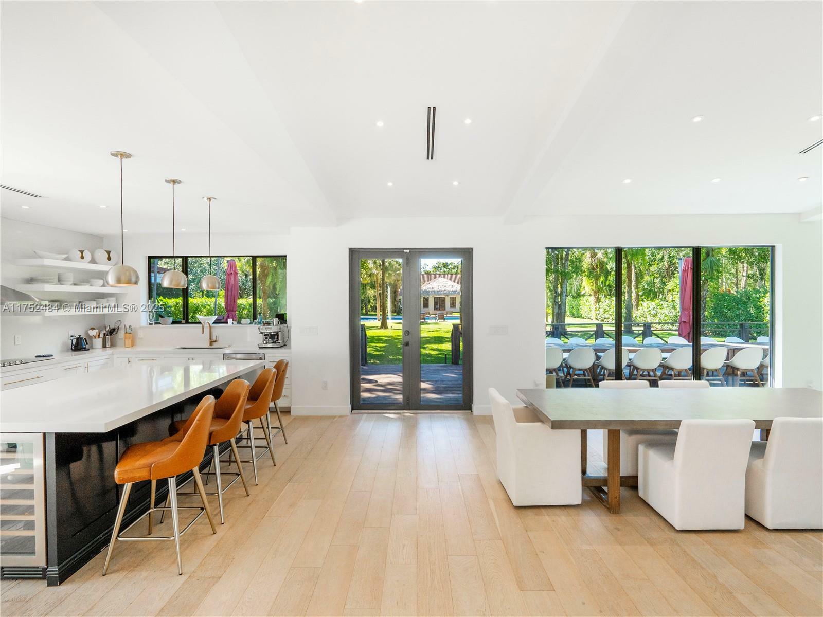 Property Photo:  317 Bayberry Dr  FL 33317 