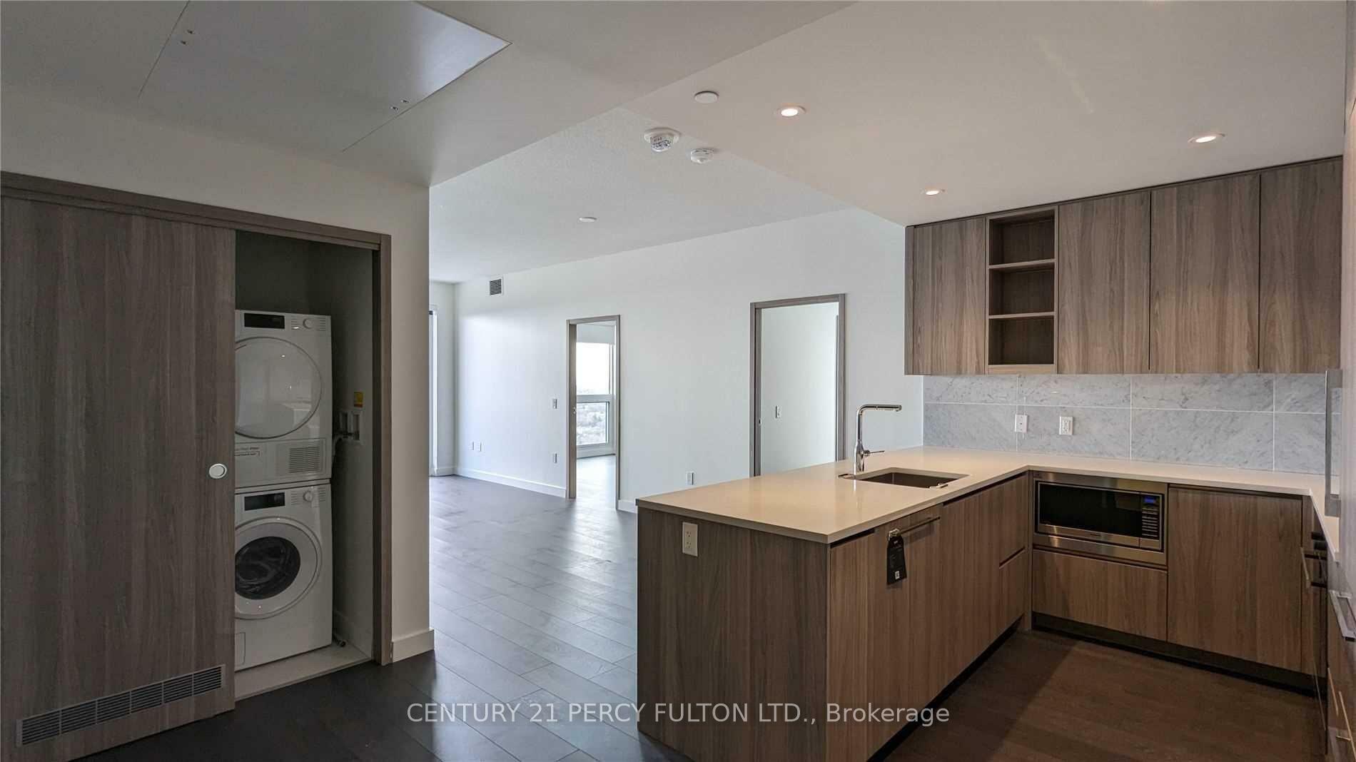 Property Photo: 95 McMahon Drive 3303 ON M2K 0H2