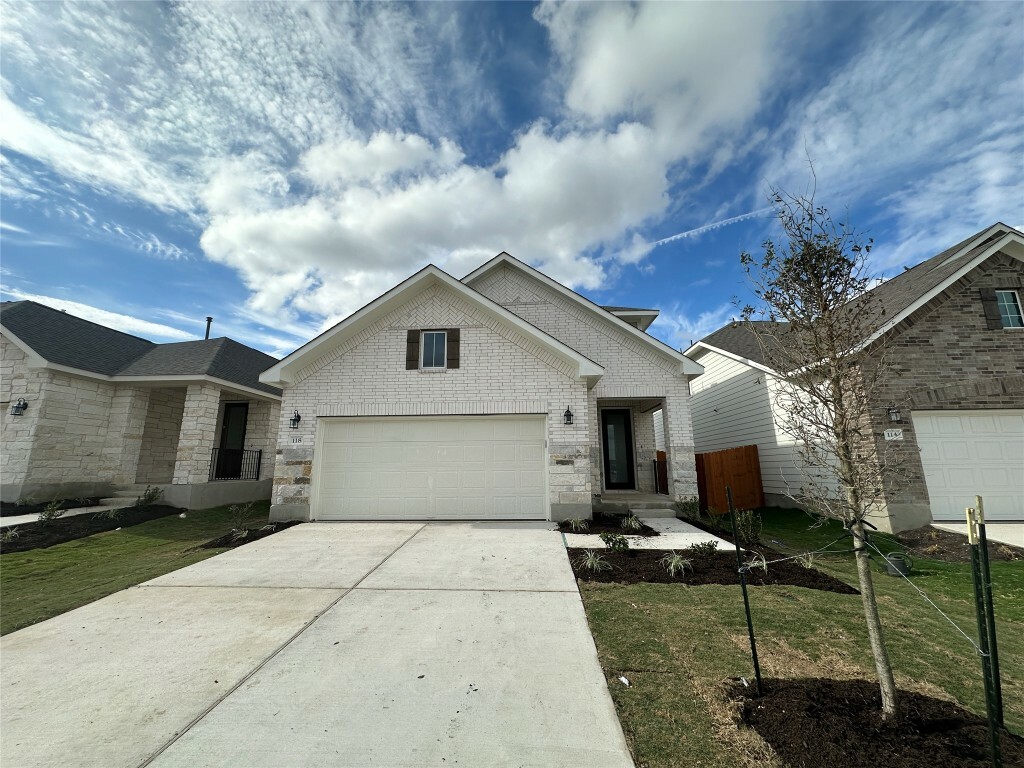 Property Photo: 118 Kiowa Bend TX 78642
