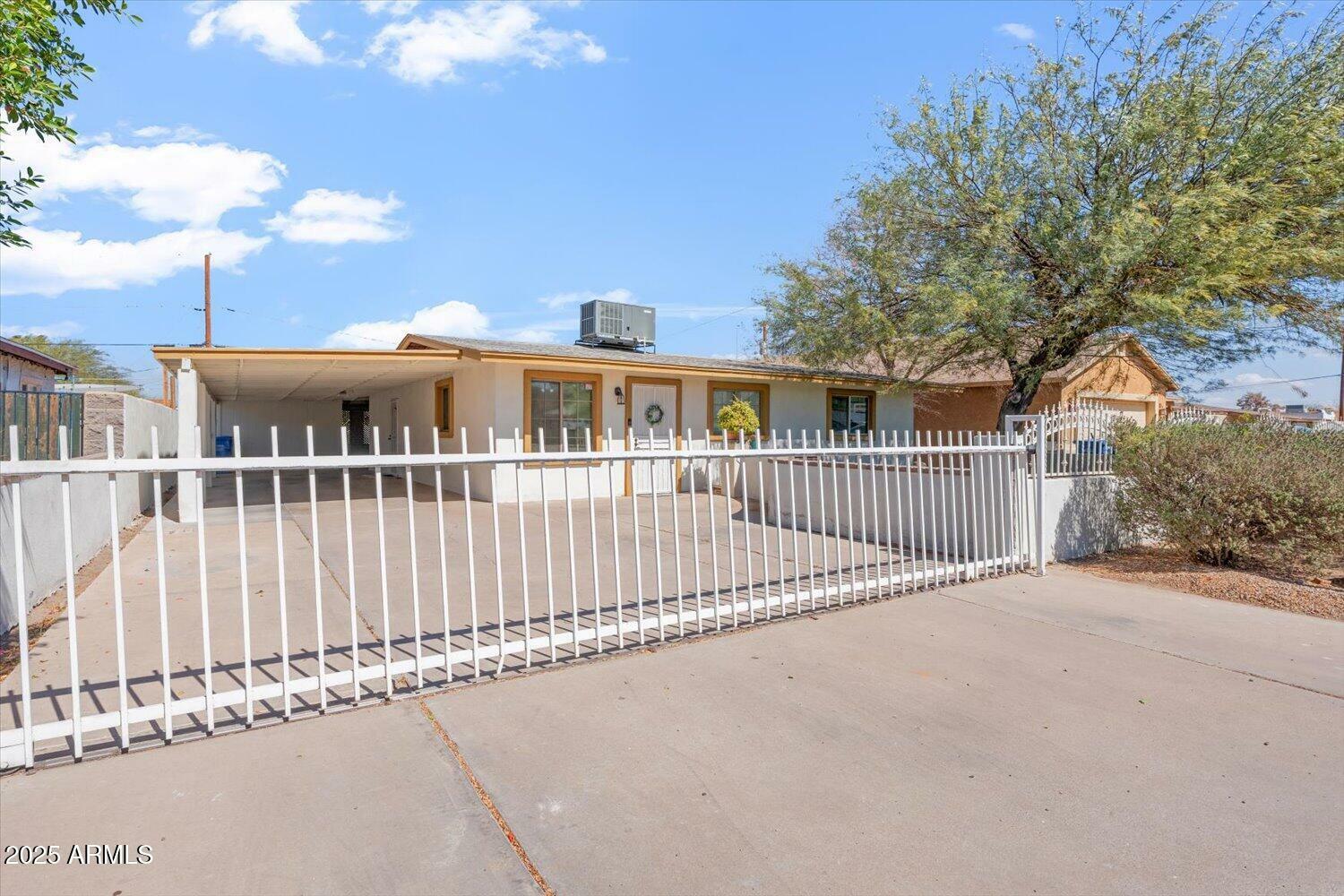 Property Photo:  416 W Chambers Street  AZ 85041 