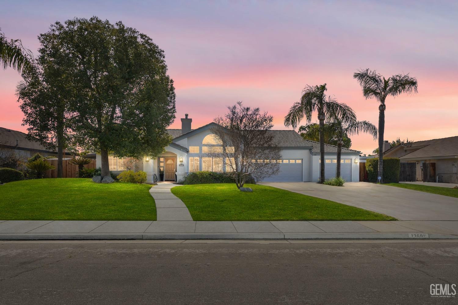 Property Photo: 13601 Powder River Avenue CA 93314