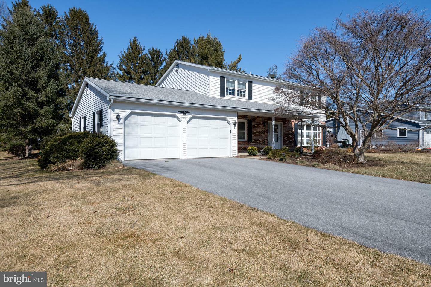 Property Photo:  17 Buttonwood Drive  PA 17543 