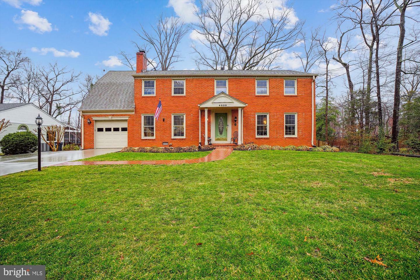 Property Photo:  4000 Robertson Boulevard  VA 22309 