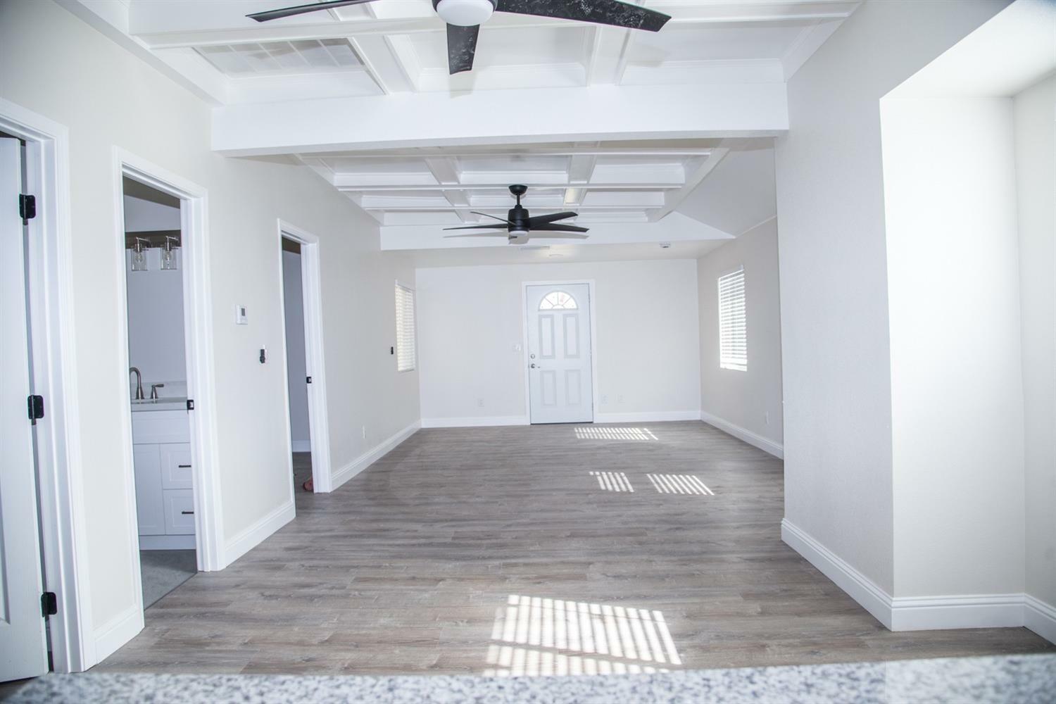 Property Photo:  1385 N San Pablo Avenue  CA 93728 