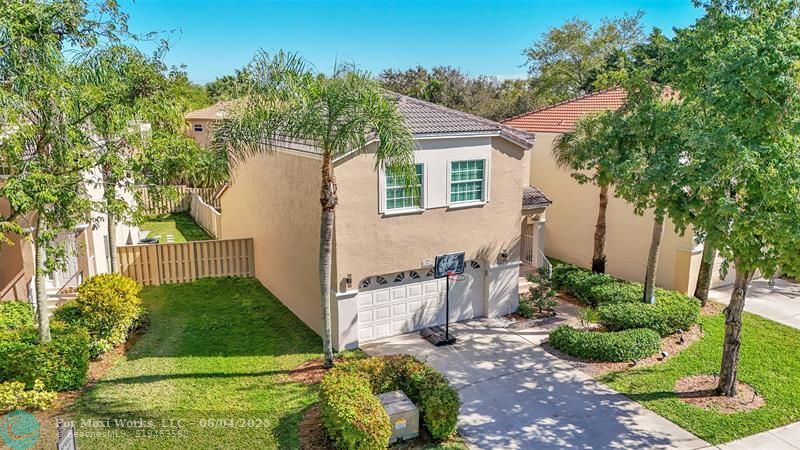 Property Photo: 10615 NW 12th Ct FL 33322